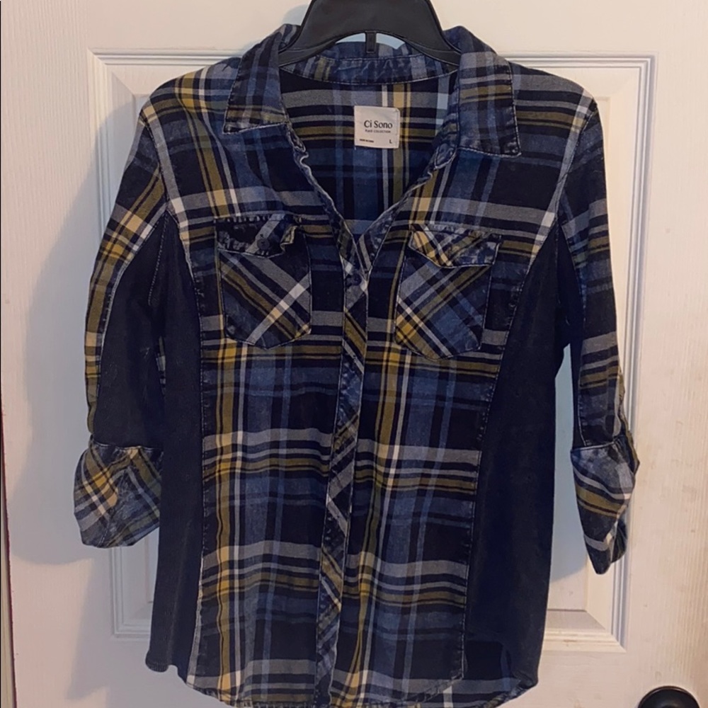 *CLEAR OUT* Blue and Yellow plaid button w pockets